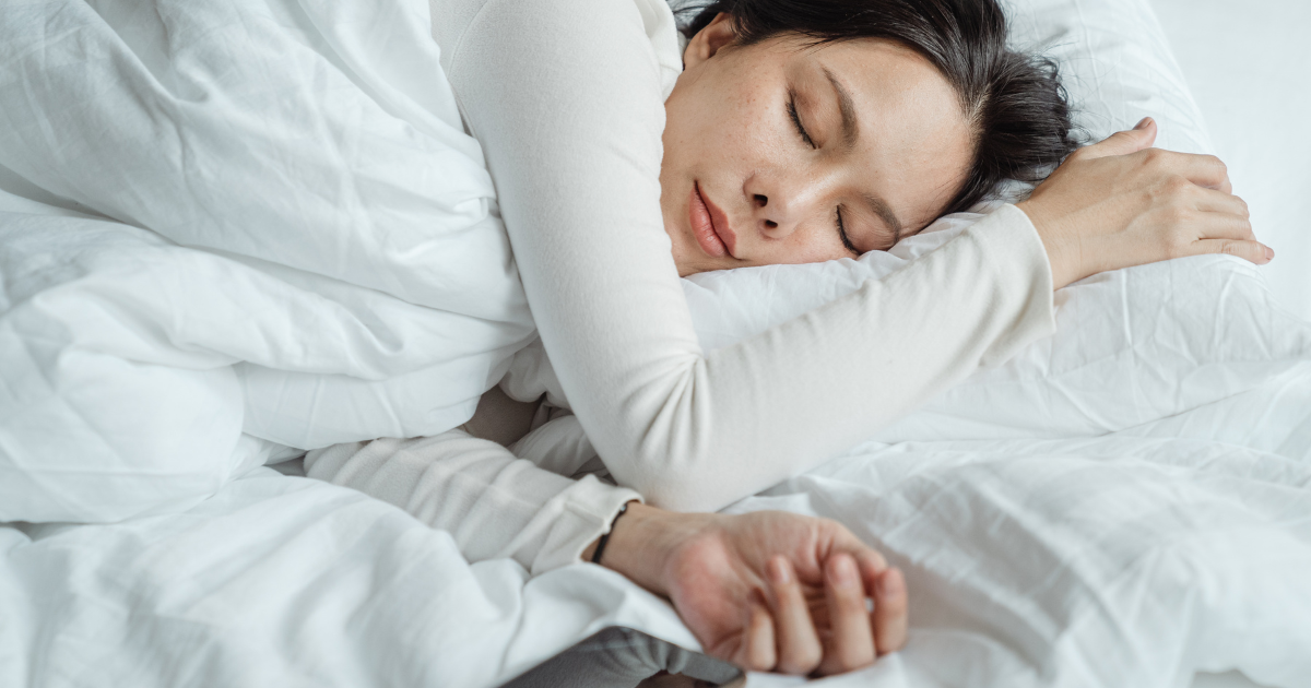 睡眠不足吃什麼?常熬夜睡不飽怎麼辦?助眠食物&健身營養高效飲食幫你補眠又塑形 1 睡眠不足