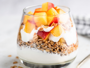 你的希臘優格還只配蜂蜜？10 種健康又爆好吃的早餐搭法大公開